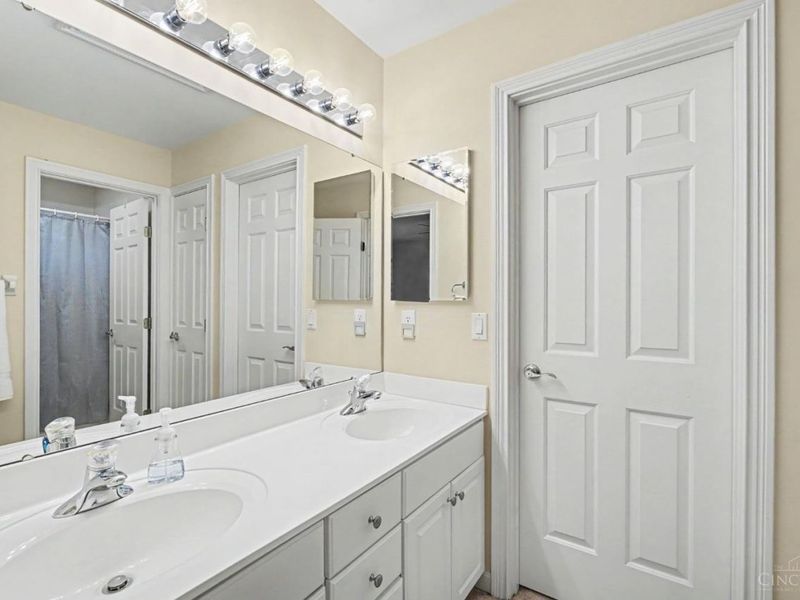 1211 Ridgewood Drive, Miami Township, OH 45140 Photo 21