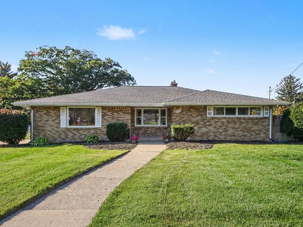 2741 Plainfield Avenue NE, Grand Rapids, MI 49505