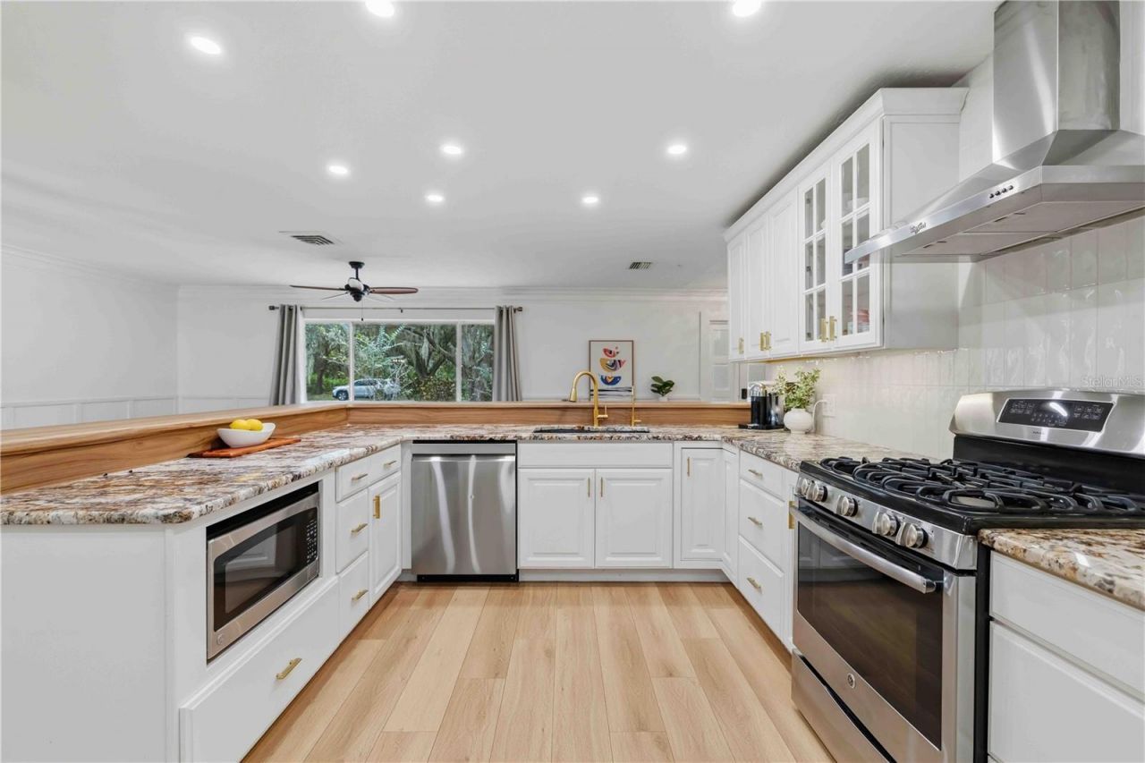 7402 Castle Drive, Sarasota, FL 34240 Photo