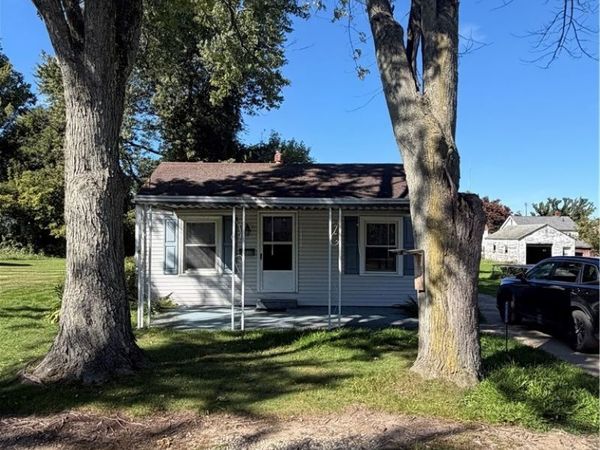 305 Lennox Avenue NW, Massillon, OH 44646