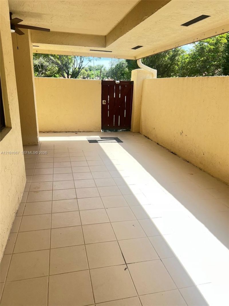 12455 SW 93rd Ter, Unit 110T, Miami, FL 33186 Photo