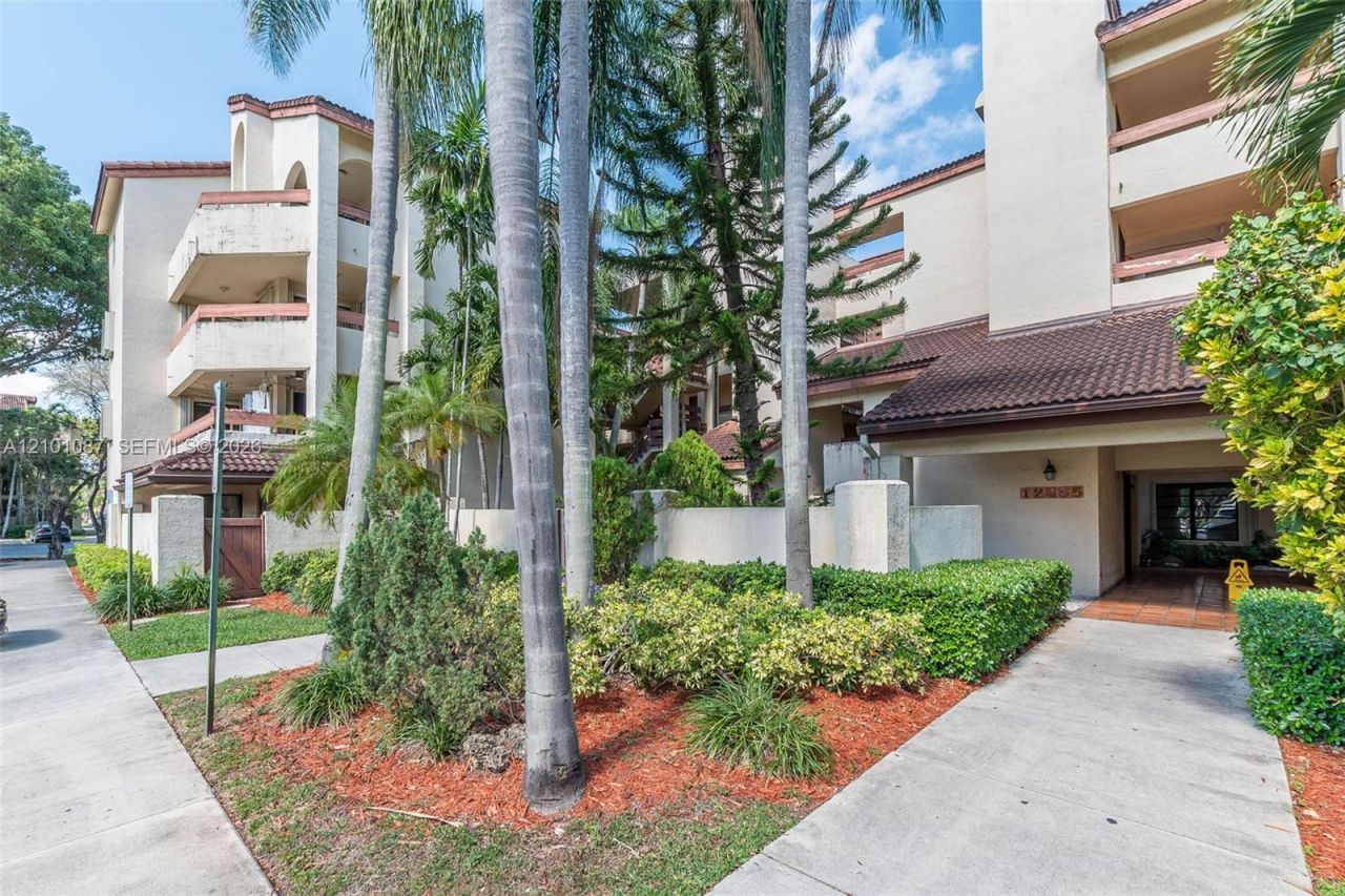 12455 SW 93rd Ter, Unit 110T, Miami, FL 33186 Photo
