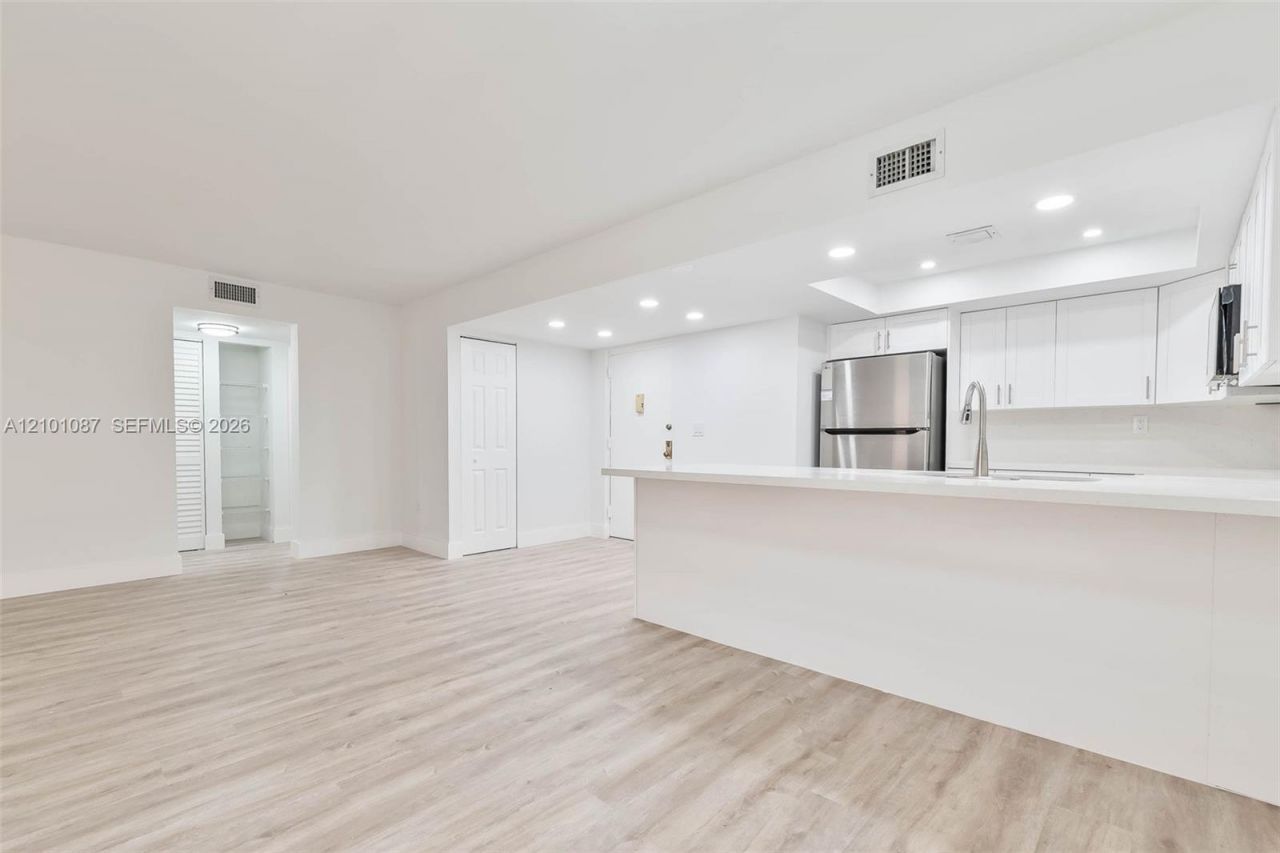 12455 SW 93rd Ter, Unit 110T, Miami, FL 33186 Photo