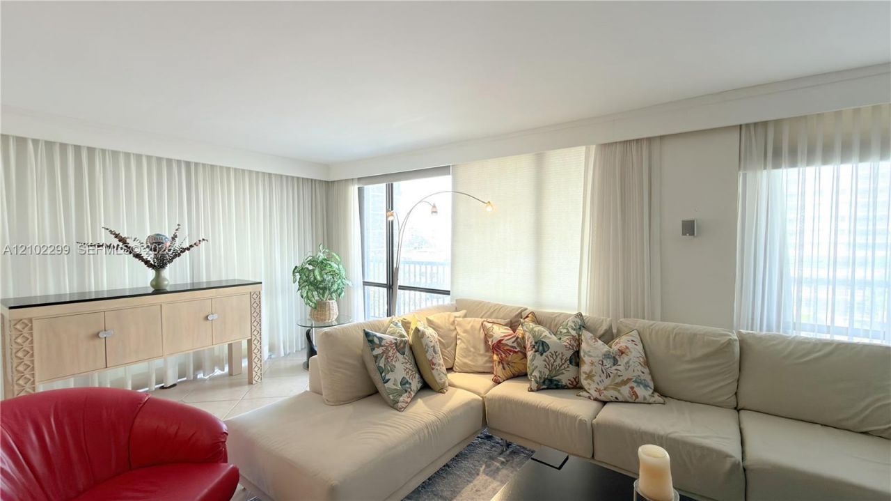 2049 S Ocean Dr, Unit 402, Hallandale Beach, FL 33009 Photo
