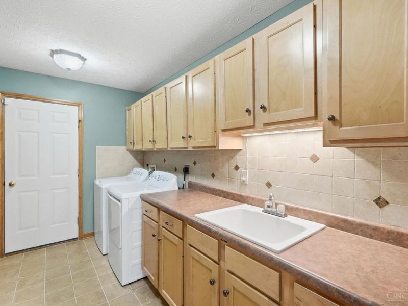 1589 Rockleigh Road, Washington Township, OH 45458 Photo 16