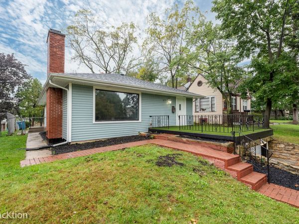571 S Smith Boulevard, Aurora, IL 60505