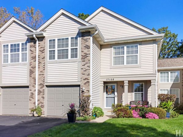 17158 W Cunningham Court, Libertyville, IL 60048