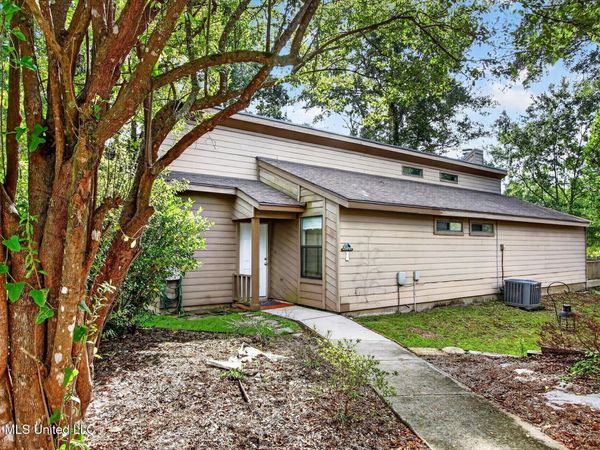 1 Pelican Cove, Diamondhead, MS 39525