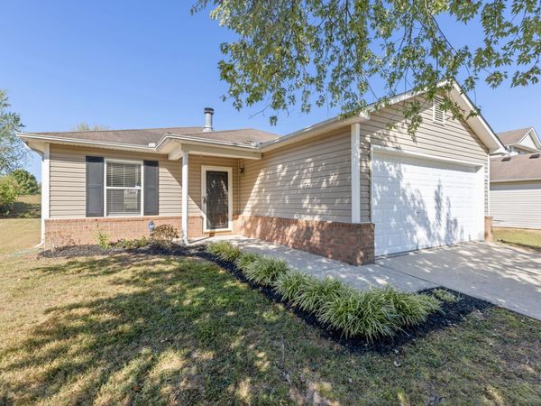 2780 Sutherland Dr, Thompsons Station, TN 37179