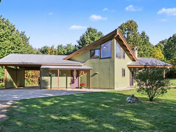 25405 67th Avenue, Lawton, MI 49065
