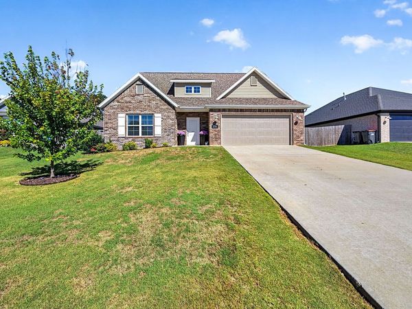 2716 Suncrest Avenue, Springdale, AR 72764