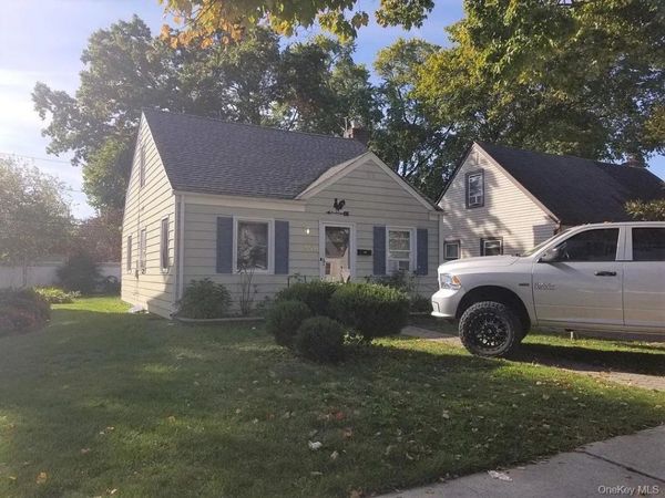 990 Ardmore Road , Baldwin, NY 11510