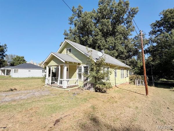 109 S Catalpa Street, Dexter, MO 63841