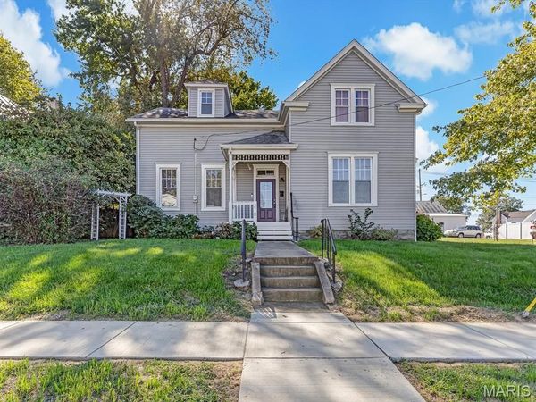 210 W 4th Street , Waterloo, IL 62298