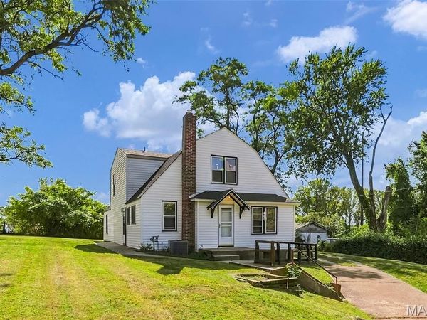 460 Adrian Drive, St Louis, MO 63137