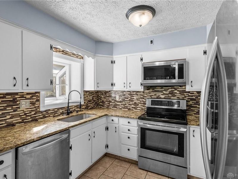 5014 Lesley Lane, Middletown, OH 45042 Photo 10