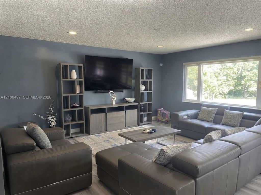 2400 SW 106th Ave , Miramar, FL 33025 Photo