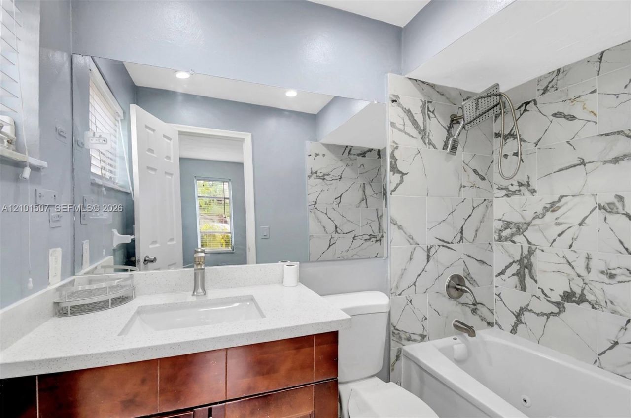 8960 Sunset Strip , Sunrise, FL 33322 Photo
