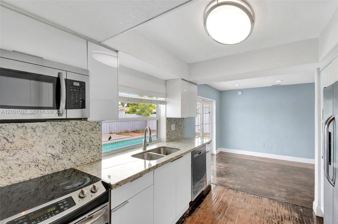 8960 Sunset Strip , Sunrise, FL 33322 Photo