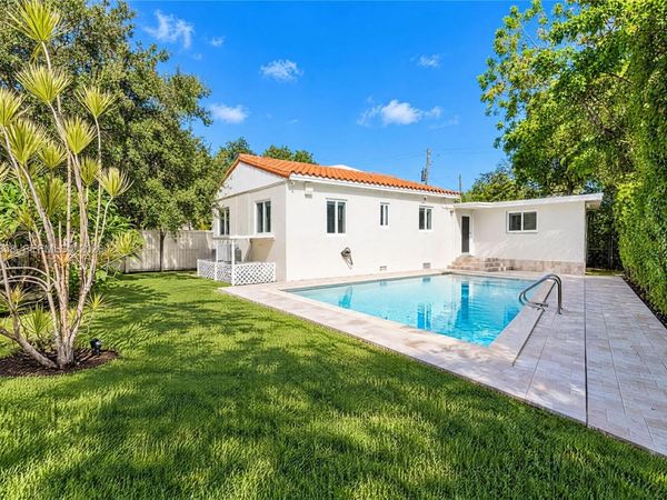 2727 Calusa St , Miami, FL 33133
