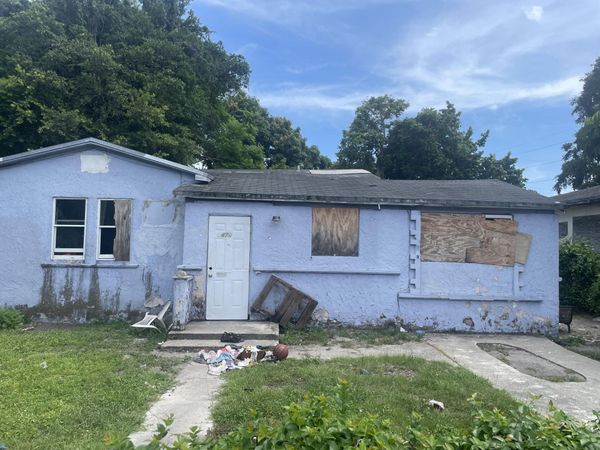 2470 NW 87TH Street, Miami, FL 33147