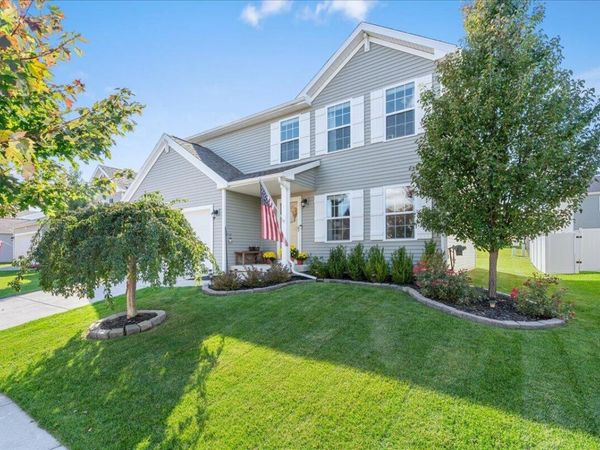 2883 W Fork River Drive, Fowlerville, MI 48836