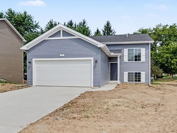 347 N Hillcrest Avenue, Fremont, MI 49412