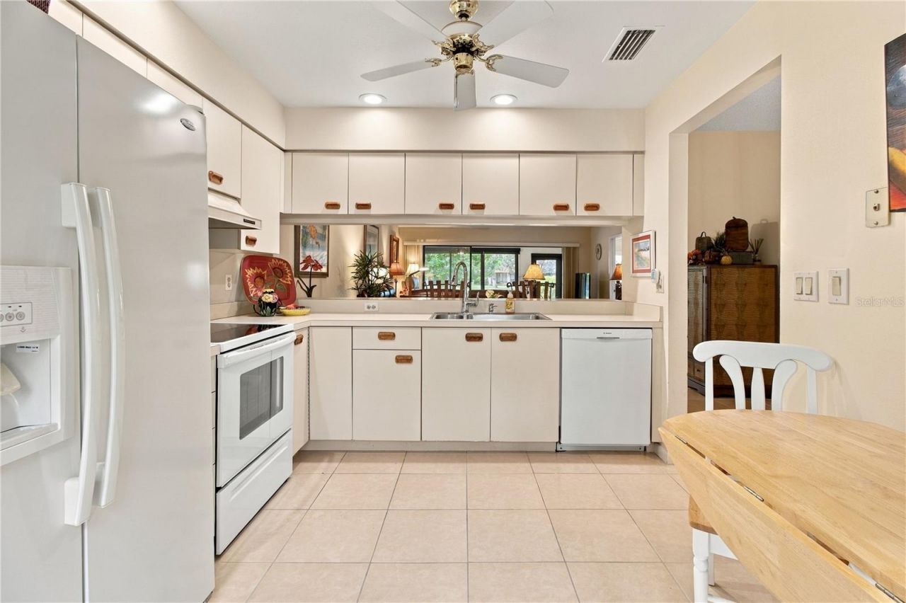 3123 Sandleheath, Unit 4, Sarasota, FL 34235 Photo