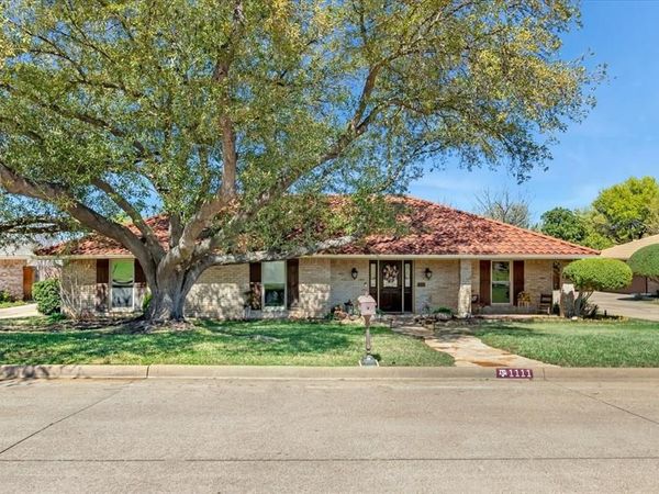 1111 Berkshire Court, Trophy Club, TX 76262