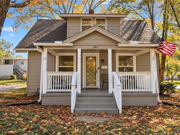 327 W SOUTHSIDE Boulevard, Independence, MO 64055
