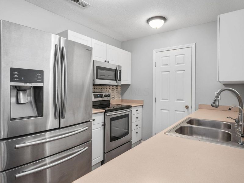 5897 Andrew John Drive , Unit 17, New Albany, OH 43054 Photo 7
