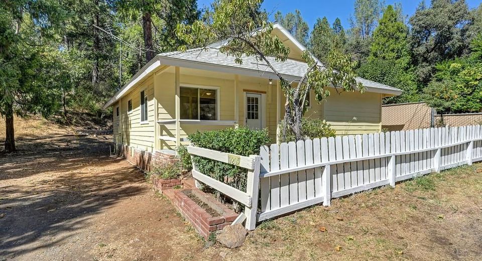 19205 Geisendorfer Rd, Applegate, CA 95703 Photo