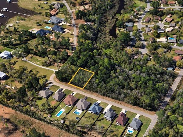 Wetzel Drive, Biloxi, MS 39532