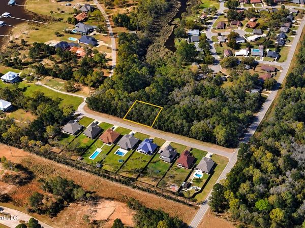 Wetzel Drive, Biloxi, MS 39532