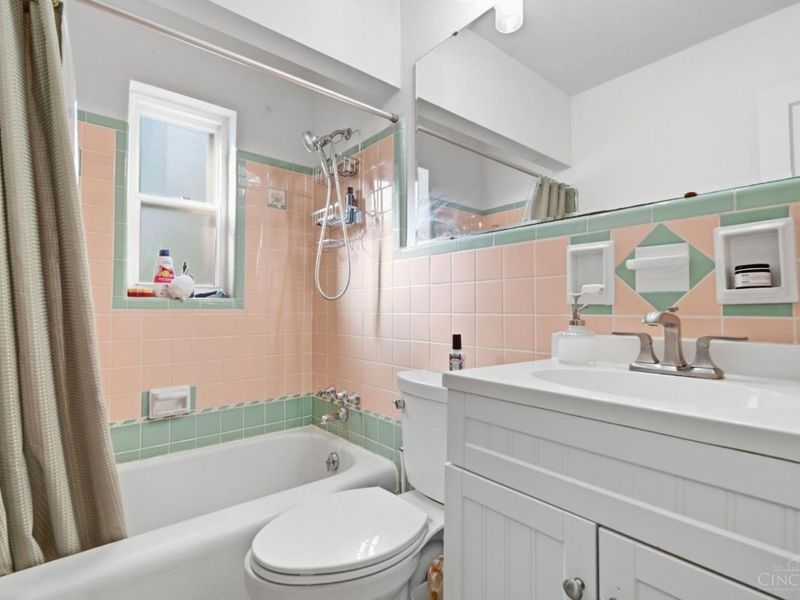 973 Edgetree Lane, Cincinnati, OH 45238 Photo 14