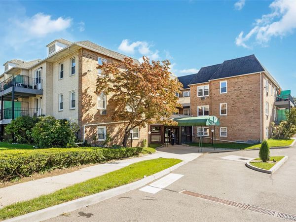 570 Broadway , Unit B11, Lynbrook, NY 11563