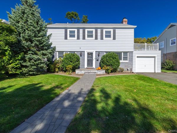 601 Lakeview Avenue, Rockville Centre, NY 11570
