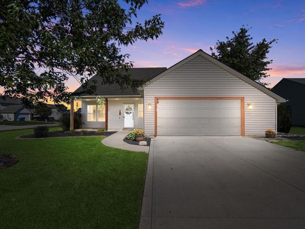 830 Stockwillow Court, Huntertown, IN 46748