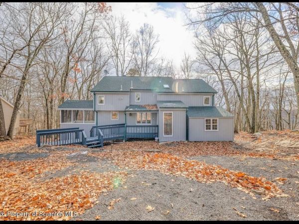 123 Banbury Drive , Bushkill, PA 18324