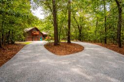 2495 Edenforest Road photo 4