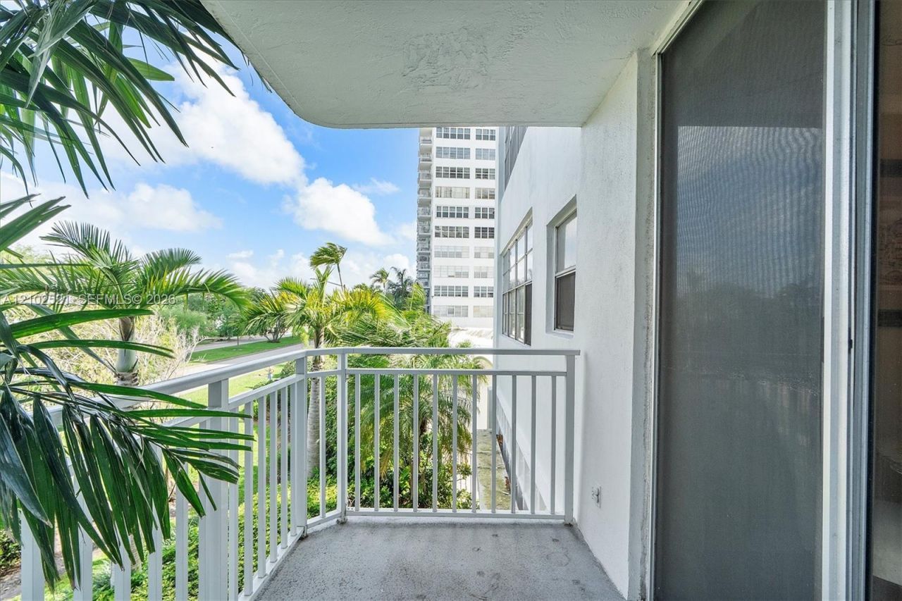 2100 Sans Souci Blvd , Unit B111, North Miami, FL 33181 Photo