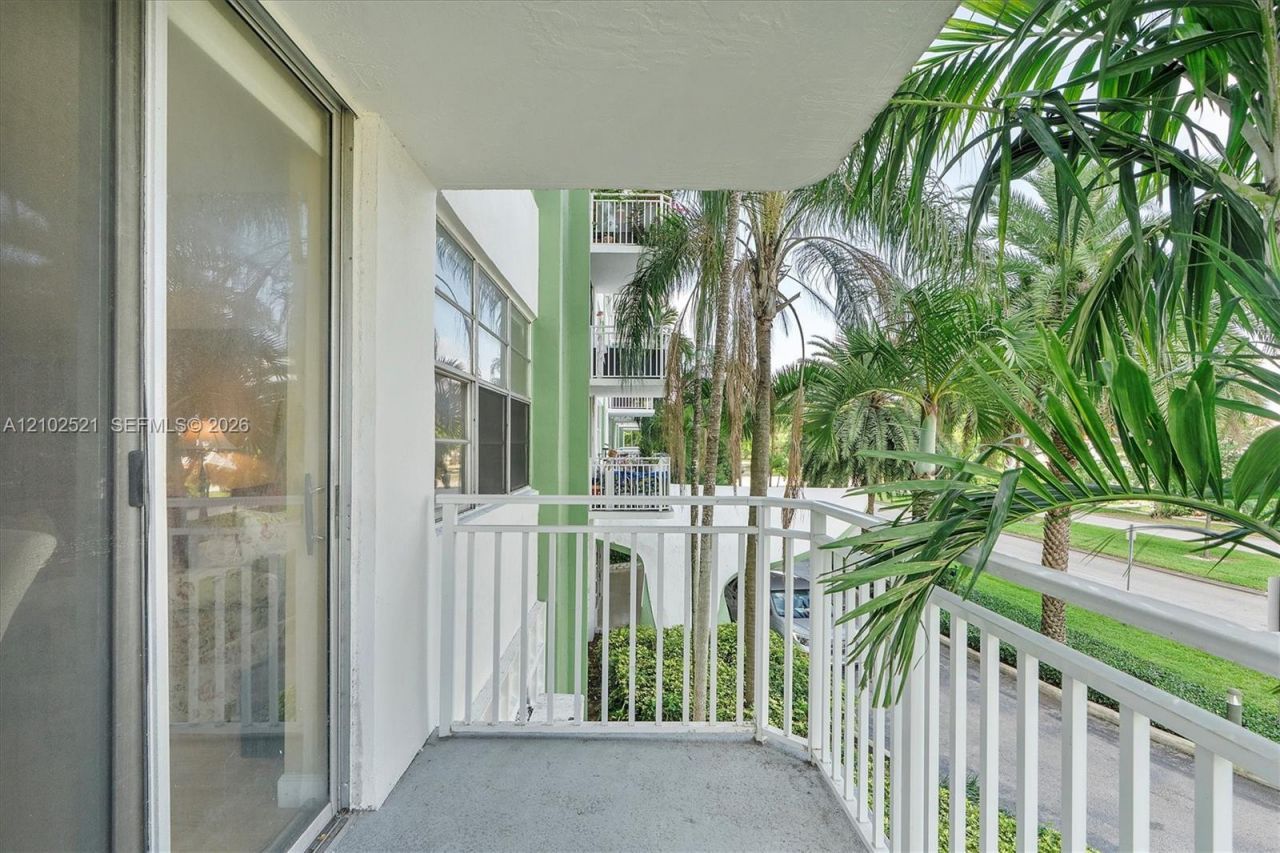 2100 Sans Souci Blvd , Unit B111, North Miami, FL 33181 Photo