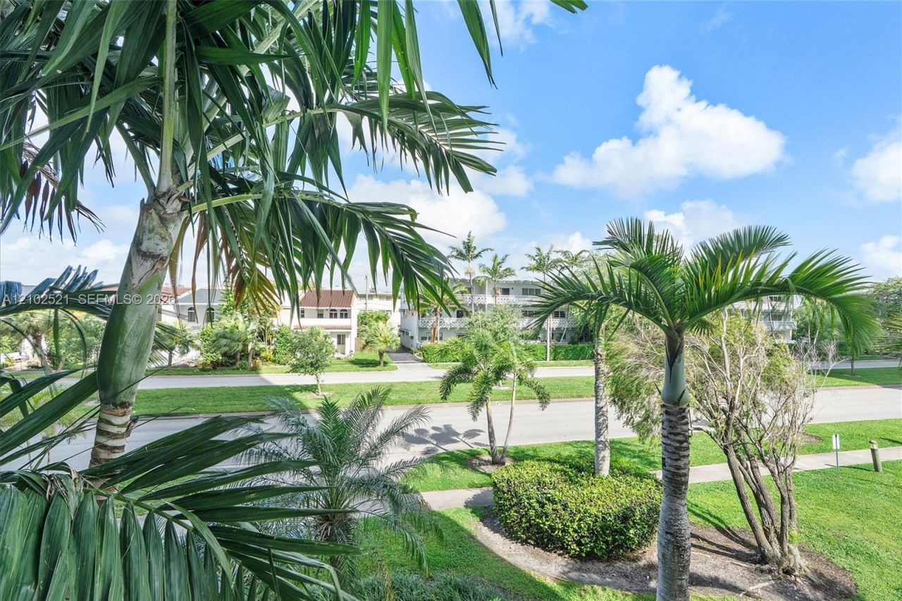 2100 Sans Souci Blvd , Unit B111, North Miami, FL 33181 Photo
