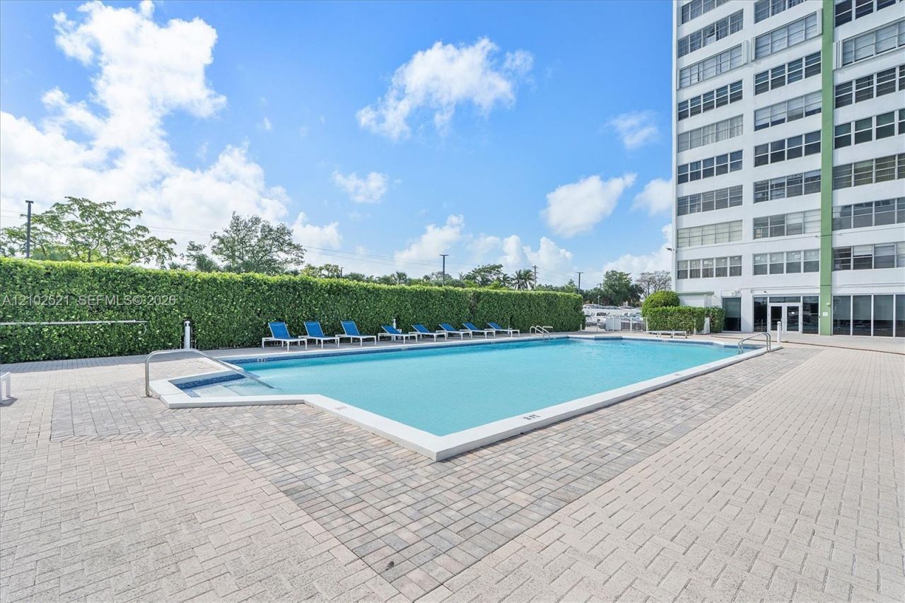 2100 Sans Souci Blvd , Unit B111, North Miami, FL 33181 Photo
