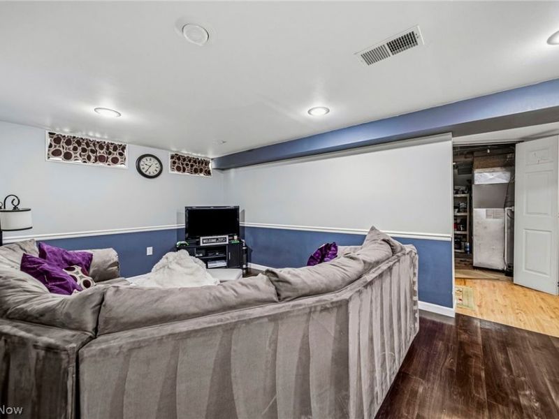 294 E 323rd Street, Willowick, OH 44095 Photo 17