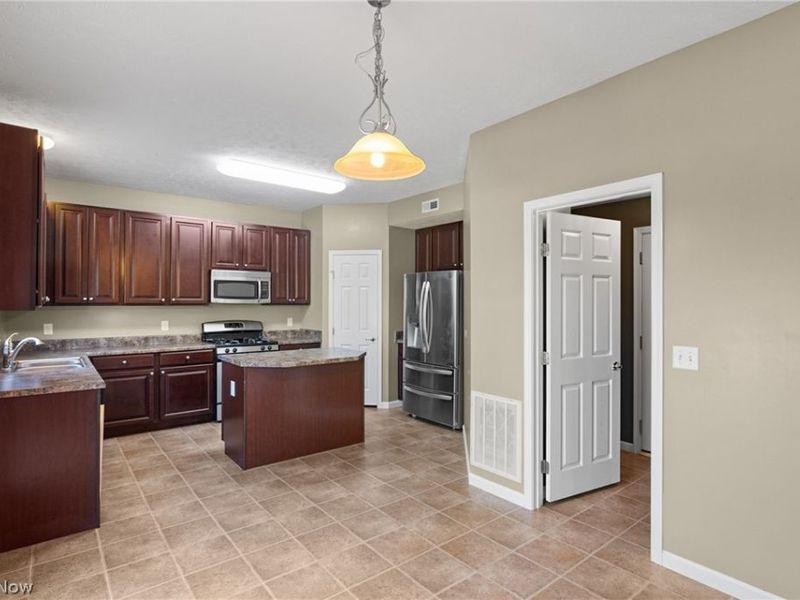 4281 Butterfly Circle, Medina, OH 44256 Photo 4
