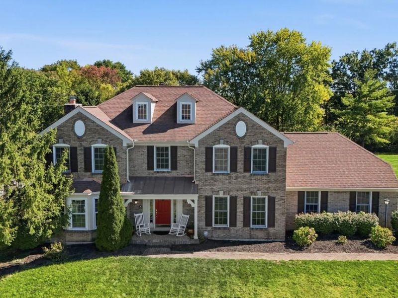 8218 Eagle Ridge Drive, West Chester, OH 45069 Photo 2