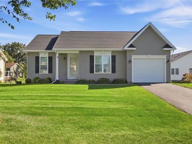 10 Stothard Dr Drive, Hilton, NY 14468