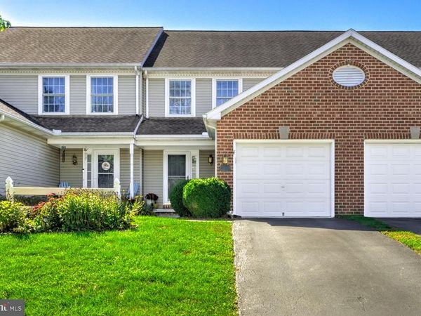 4016 PARKSIDE COURT, MOUNT JOY, PA 17552