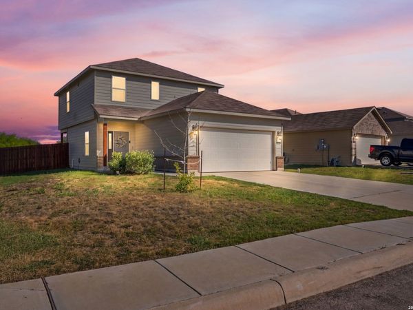 7535 HOMEWOOD LN, Elmendorf, TX 78112